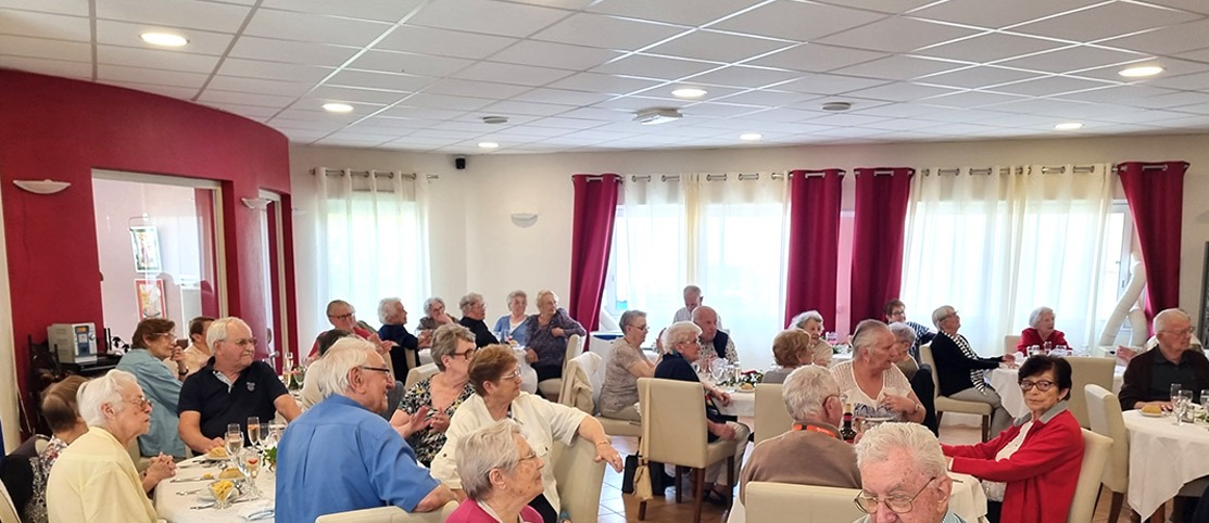 residence-olonne-seniors-restaurant