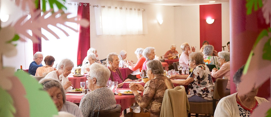 residence-rochefort-senior-restaurant