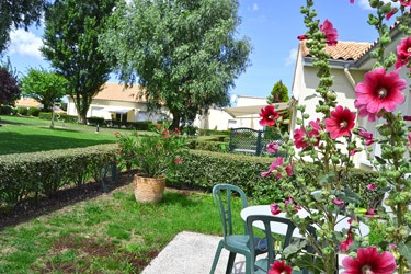 residence-seniors-tonnay-charente-terrasse