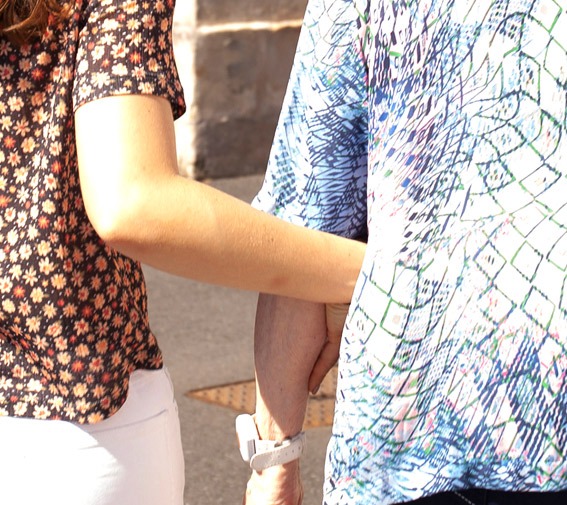 residence-senior-accompagner-rassurer-famille-personne-agee