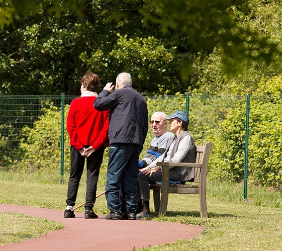 residence-senior-discussion-parc