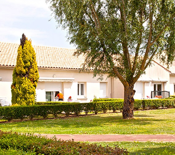 residence-senior-tonnay-charente