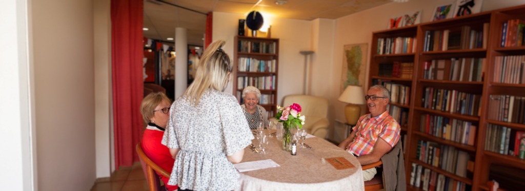dejeuner-avec-le-directeur-residence-seniors-residentiels