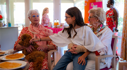 Achille la mascotte aux Résidentiels de Saint-Sulpice-de-Royan résidence seniors