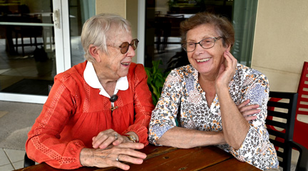 vignette_vernissage_051126_residentiels_tonnay vignette : residence seniors : exposition aux Résidentiels de Tonnay-Charente proche Rochefort Charente-Maritime